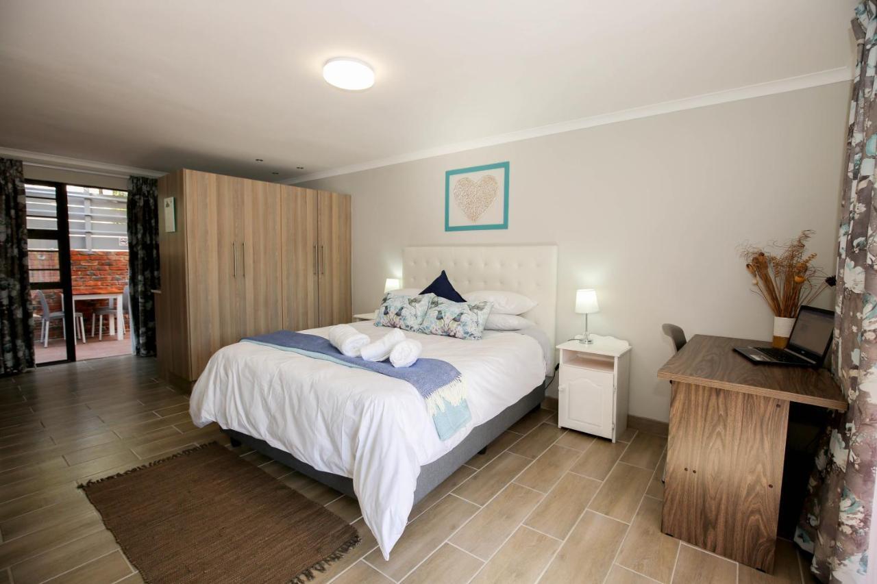 Farm View Guest House East London Esterno foto