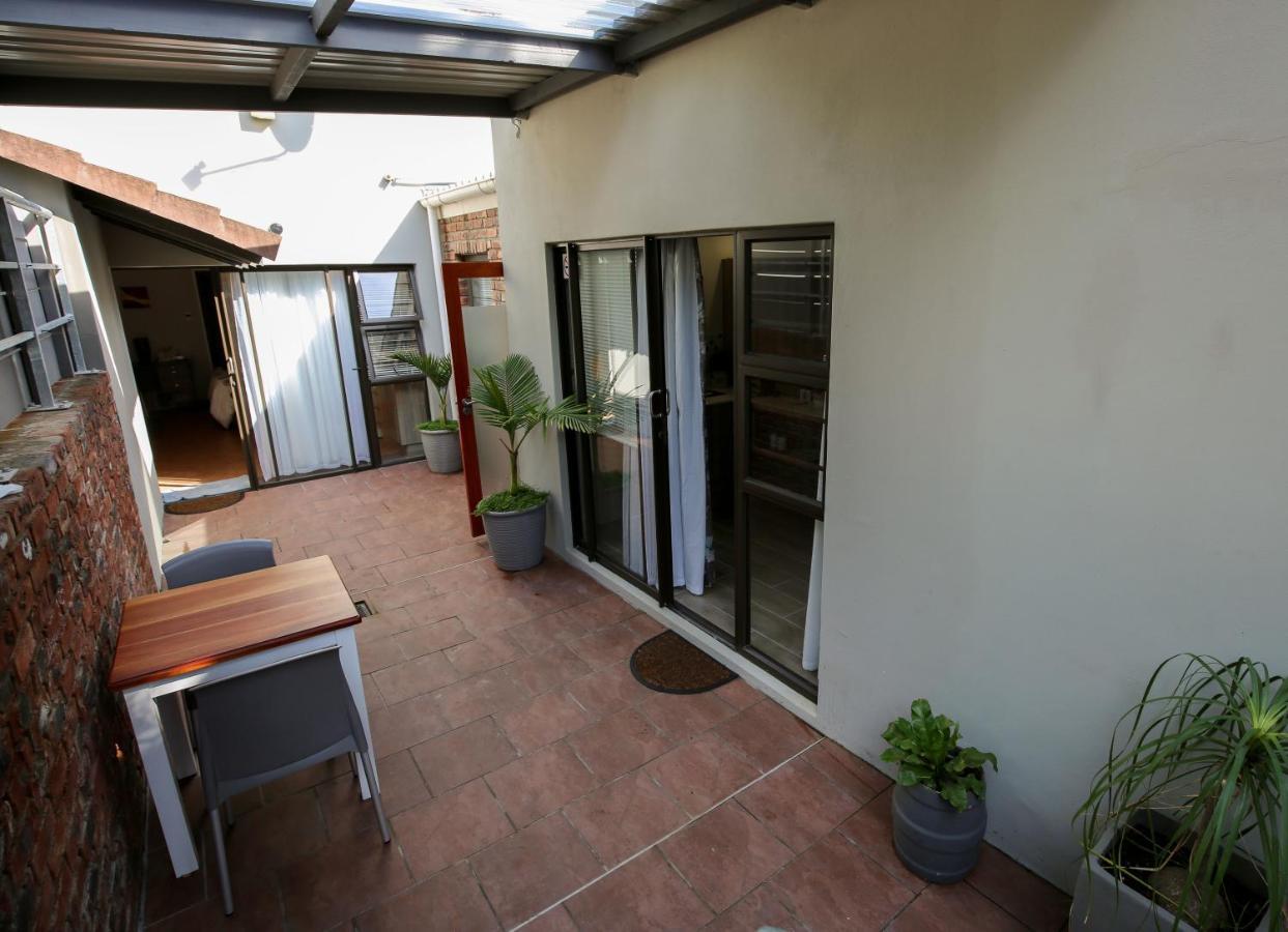 Farm View Guest House East London Esterno foto